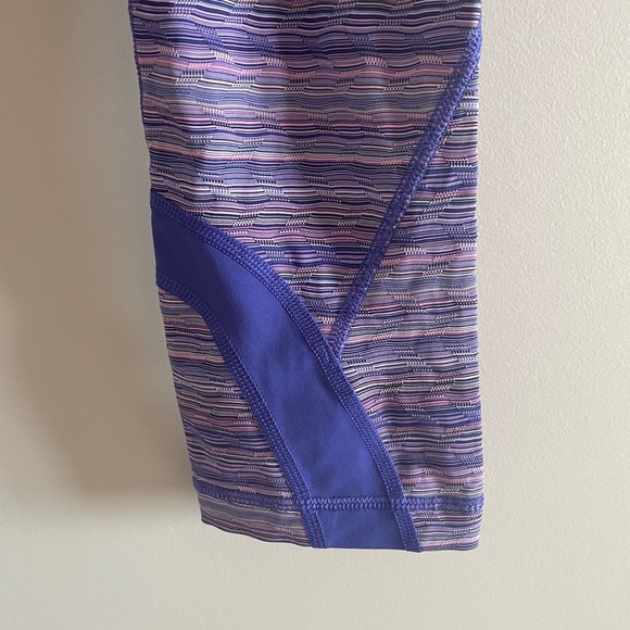 Lululemon Run: Inspire Crop II All Luxtreme Space Dye Twist Iris Flower size 4 - Picture 7 of 13
